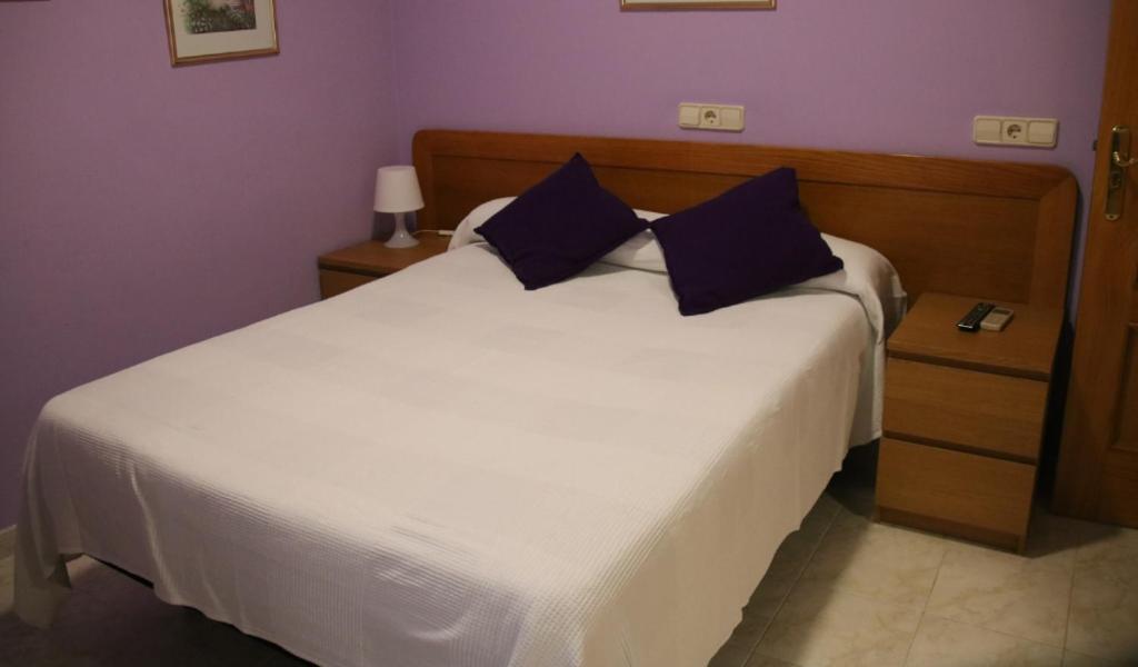 Milagro Hostal Burgales מראה חיצוני תמונה