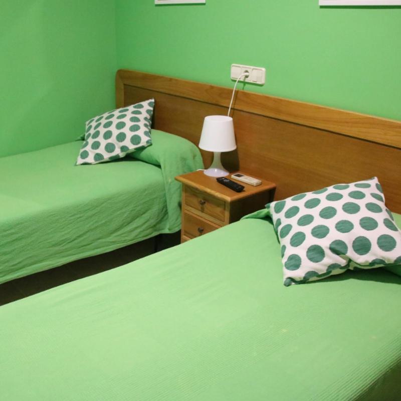 Milagro Hostal Burgales מראה חיצוני תמונה