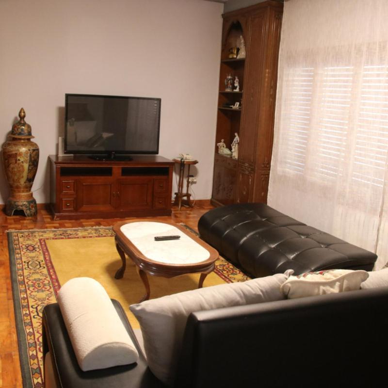 Milagro Hostal Burgales מראה חיצוני תמונה