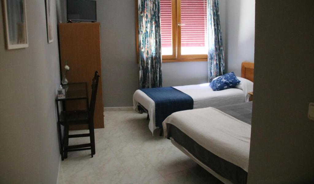 Milagro Hostal Burgales מראה חיצוני תמונה